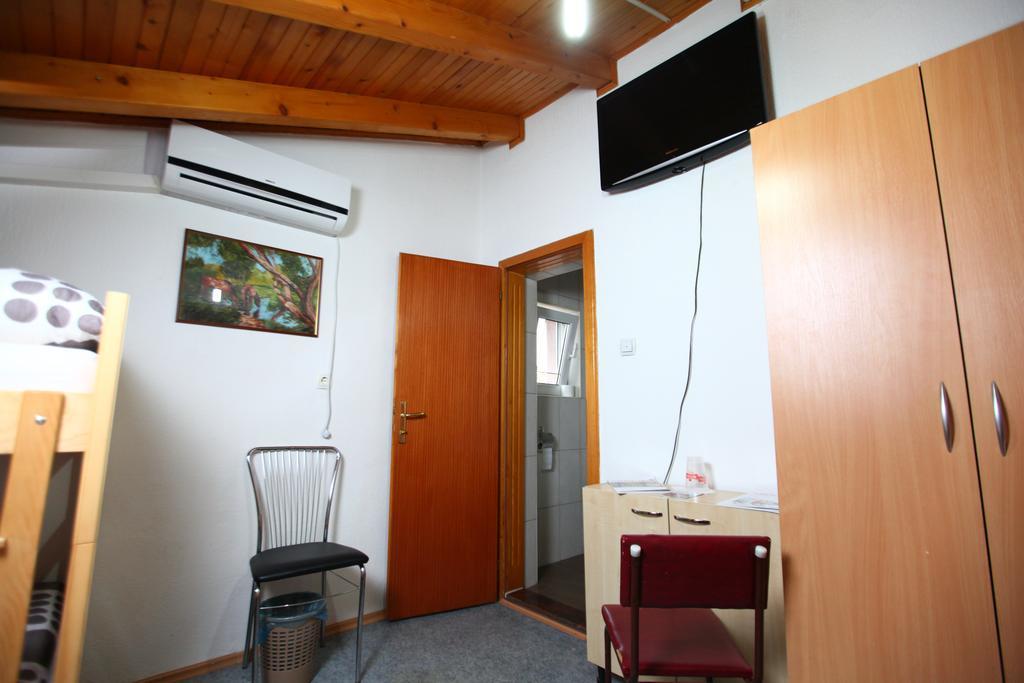 Hostel Cuba Banja Luka Esterno foto
