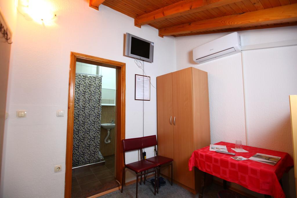 Hostel Cuba Banja Luka Esterno foto