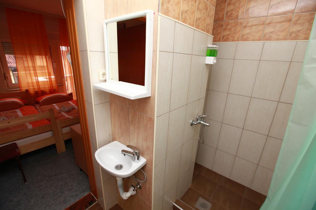 Hostel Cuba Banja Luka Esterno foto